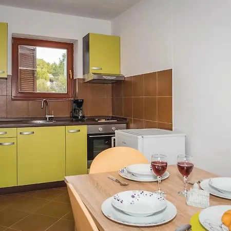 Apartment Two-bedroom In Bilice